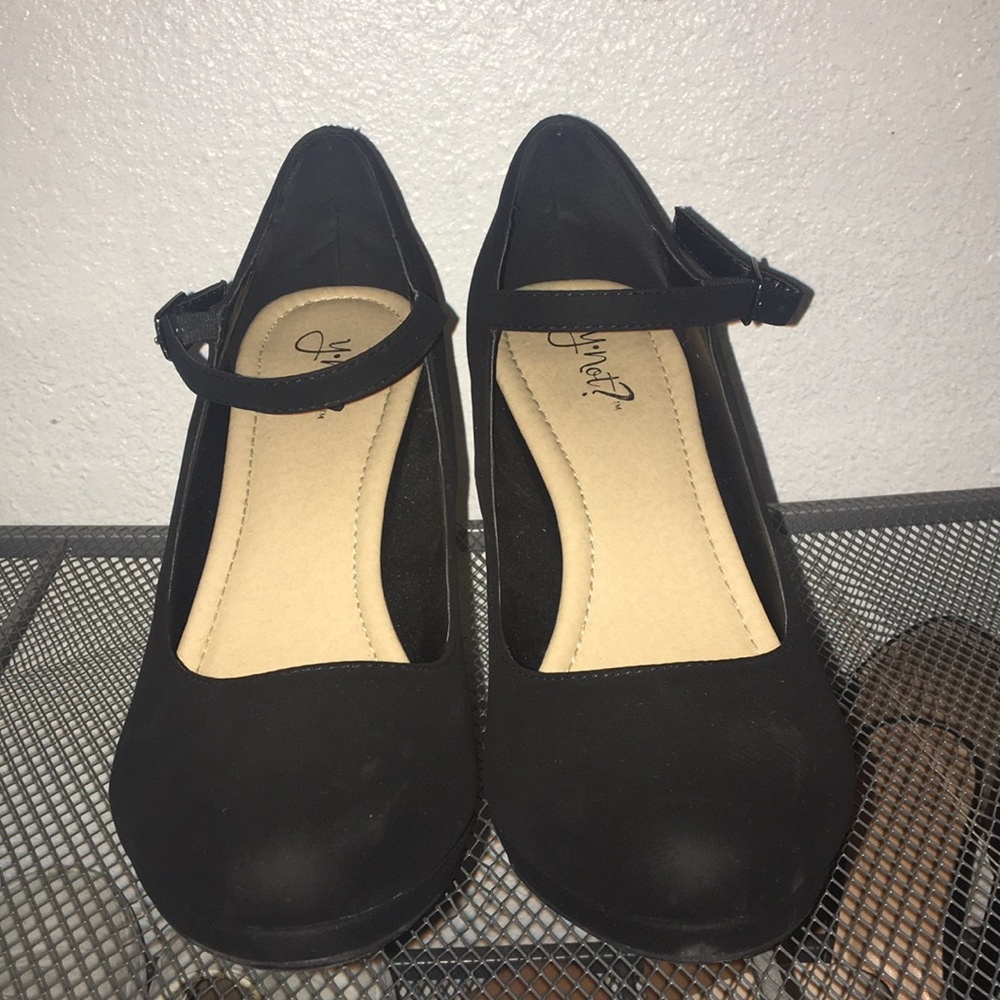 Black heels - Picture 3 of 3